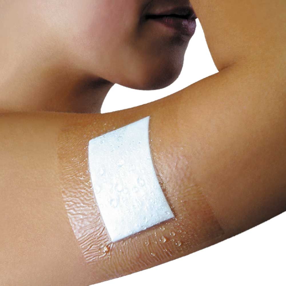Steriler Wundverband mit weißem YPSIDERM®-Pad auf der Haut