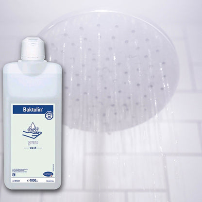 Waschlotion Baktolin pure, weiße Flasche neben Duschkopf mit Wasserstrahlen