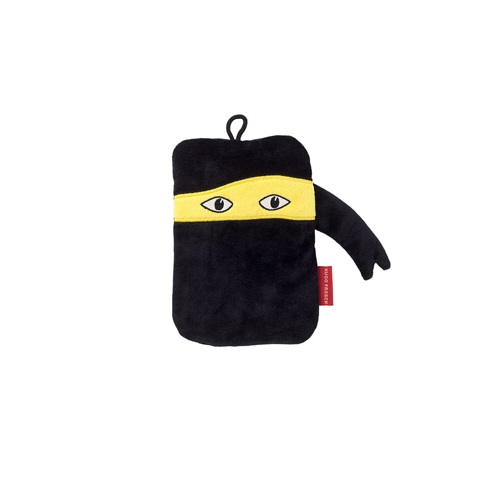 Mini-Wärmflasche mit Veloursbezug in Schwarz, Ninja-Motiv mit gelben Augen und Ärmel