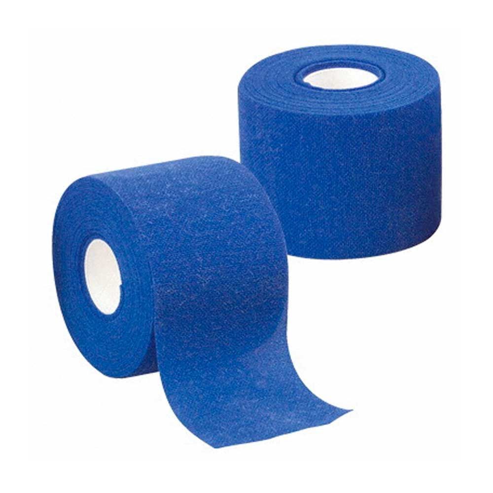 Kohäsive Fixierbinde aus Vlies, blaue Rolle mit abgerolltem Bandende
