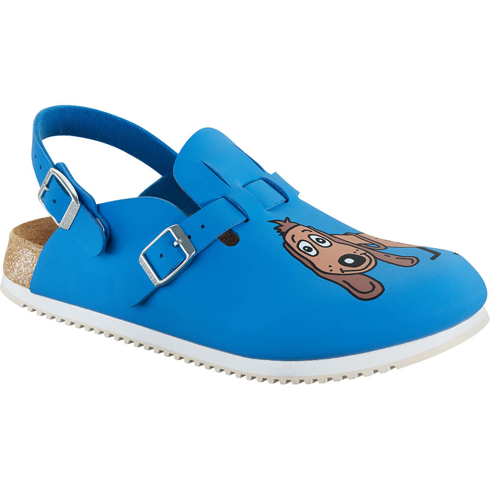 Blaue Birkenstock-Clogs mit Hundemotiv, seitlich mit zwei Riemen und Schnallen