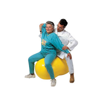 Gelber Doppelball-Physio-Roll, während einer Übung unter dem Gesäß