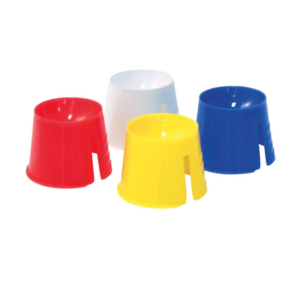 Einmal-Dappenbecher (4 Stück) farbig: rot, gelb, blau, weiß; standfeste Becherform.