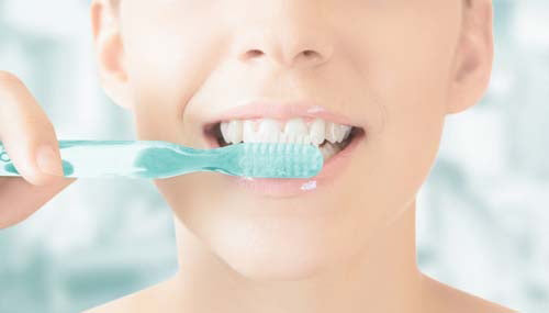 Spazzolino monouso per la pulizia dei denti
