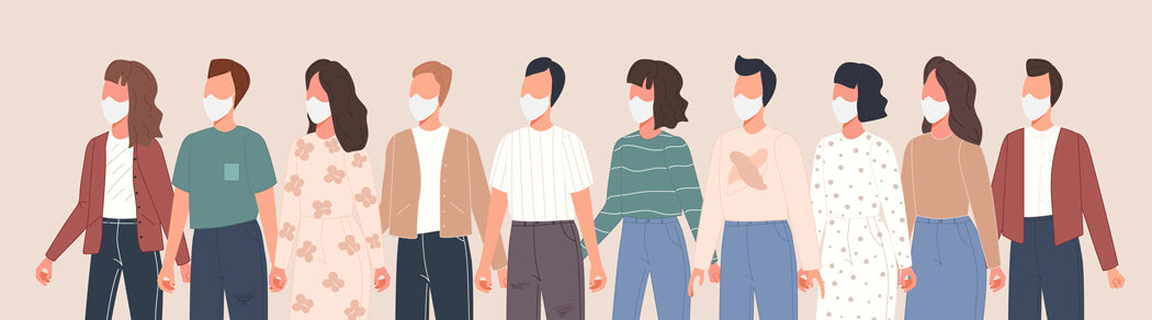 Folla di persone: tutti indossano una mascherina