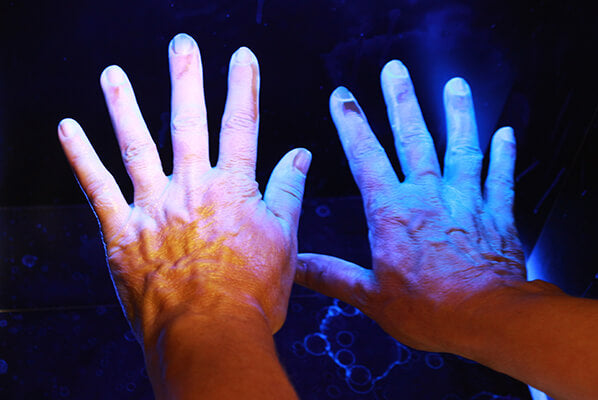 Controllo dell'igiene con luce UV