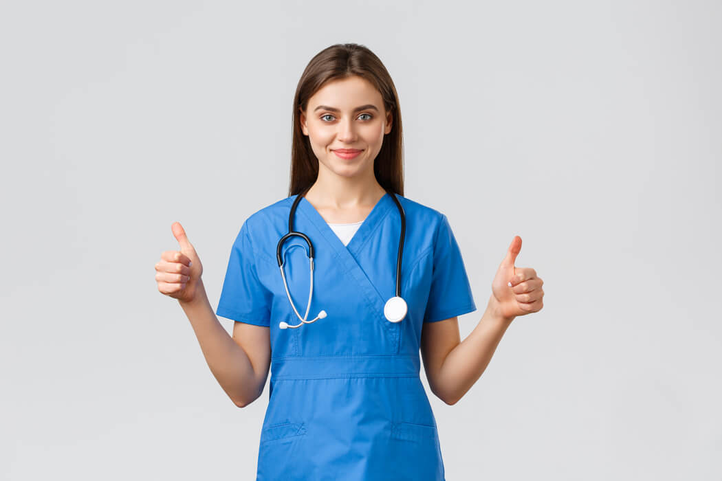 Come abbigliamento da lavoro, la casacca offre numerosi vantaggi nella vita quotidiana in clinica e ambulatorio