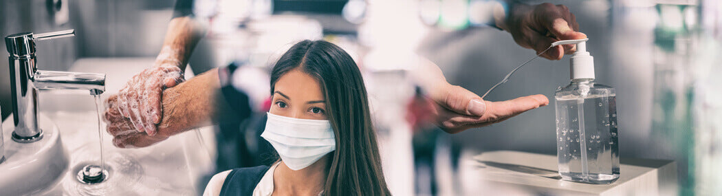 mascherine, disinfettanti e guanti mostrano la grande varietà degli articoli per l'igiene