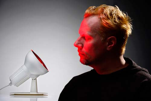 Non guardare direttamente la luce della lampada a luce rossa