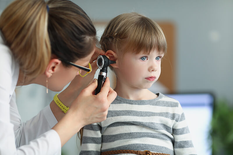 Utilizzo dell'otoscopio sui bambini Acquista ora un otoscopio.